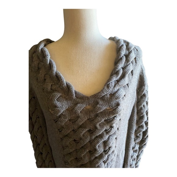 NWT-BCBG MAXAZRIA-GRAY CHUNKY SWEATER-SIZE SMALL - Picture 2 of 11